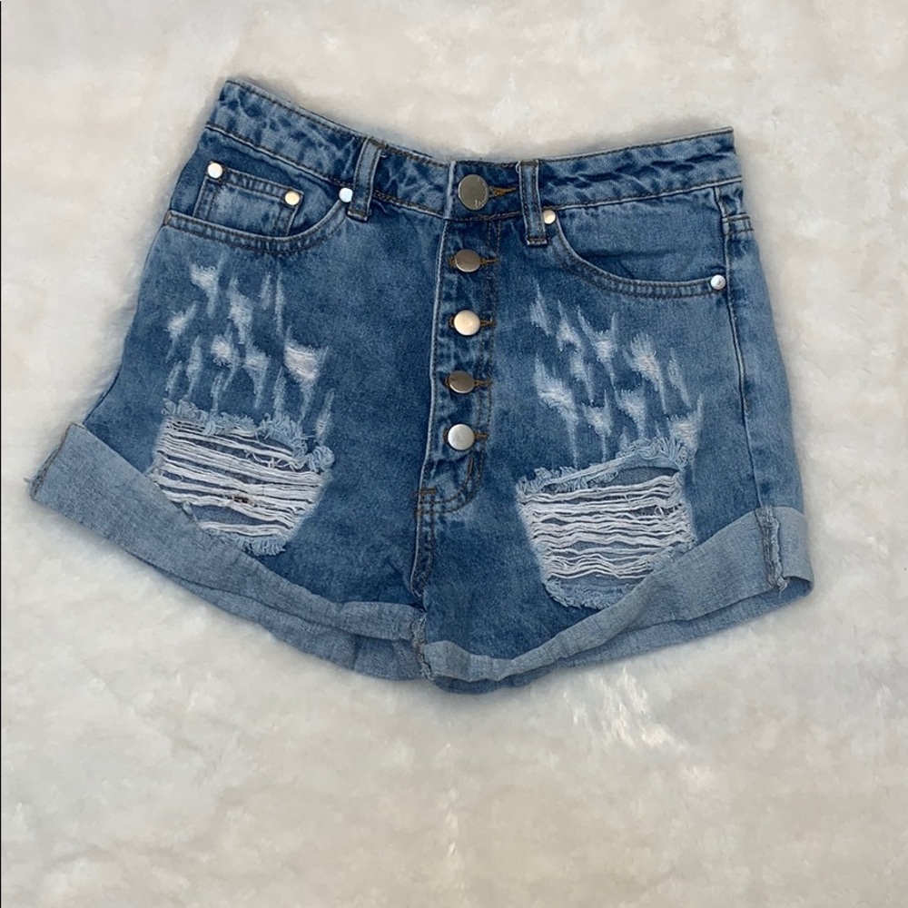 5 for $25! Signature 8 Distressed Denim Short Small
